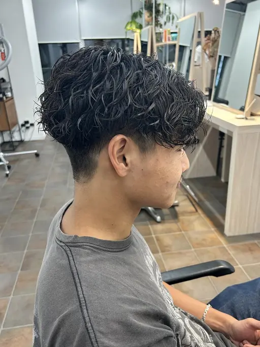 メンズ限定✂️カット+ツイストスパイラルパーマ(他パーマも可)+頭皮クレンジング+WAXプレゼント