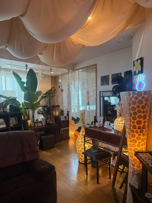 CRAZY  BEAUTY 渋谷道玄坂店
