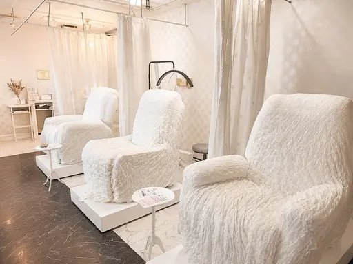 Beauty salon Eye′s なんば本店