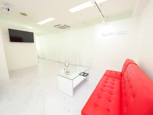 whitening & hair removal Happiness 江坂店