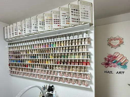 Ami Nails