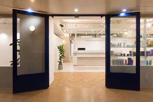 float 小阪店