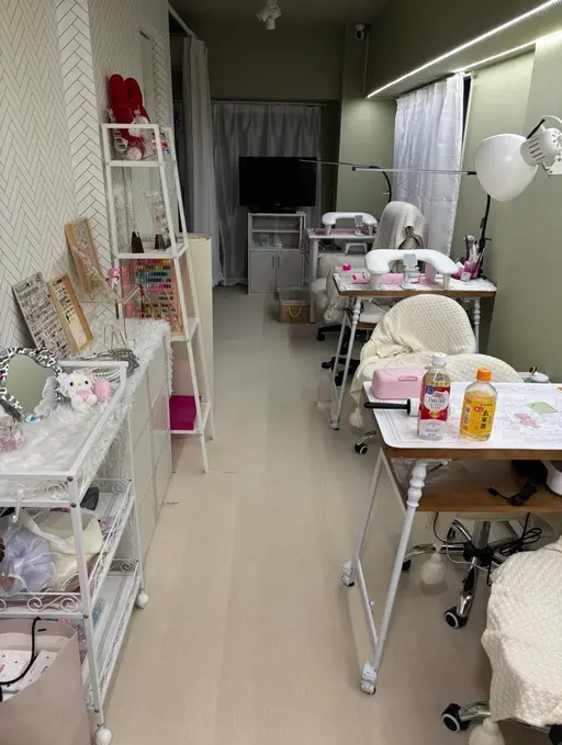 Lychee nail salon