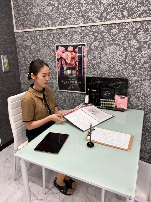 エヴァーグレース栄店