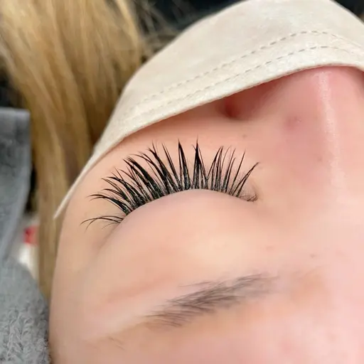 【New🌟限定価格】ボリュームラッシュ100​〜​120束🌸オフ・シャンプーorコーティング込🫧