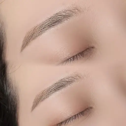 流行りの眉毛施術(眉毛ワックス)🫧眉毛垢抜け効果💖