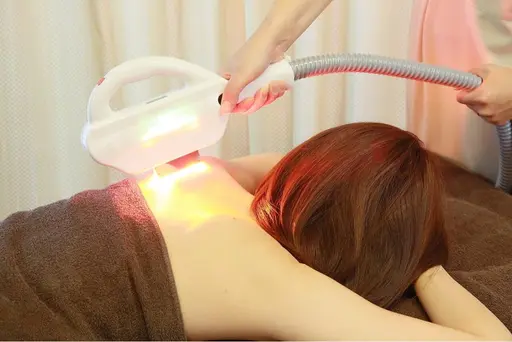 新規限定クーポン✨今だけ全身脱毛(顔•vIo込み)スピーディー美肌脱毛&美白ケア付き温ジェル使用寒くない