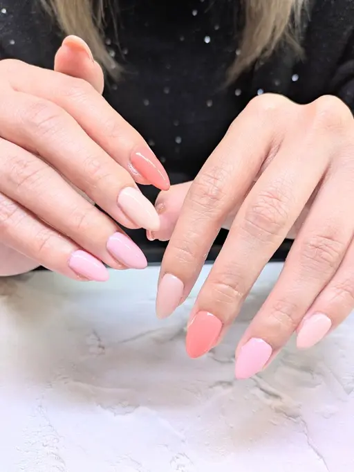 ハンド ちゅるんとワンカラーにストーン4粒orミラーライン