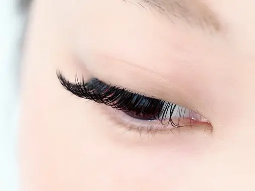 ✨フラットラッシュ120本👀※練習モデル様限定メニューの為、お仕上がりや本数の確約は出来ません※