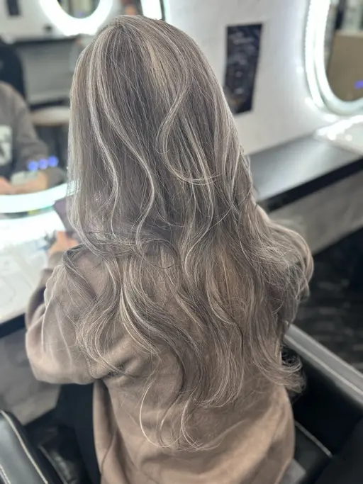 【海外風trendスタイル】ハイライトカラー