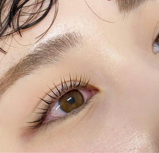 話題のロット式まつげパーマ　<上のみ>【トリートメント付きエクステオフ無料付き】