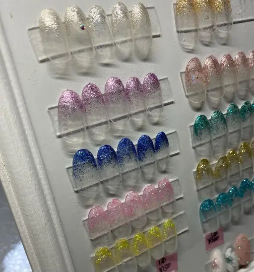 ご新規♡【オフなし】ハンドネイル✨クリアジェル、ラメグラデーション