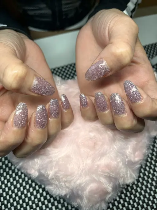 ジェルネイル💅(ワンカラー 2本までビーズ シール付け放題)他店オフ➕1000