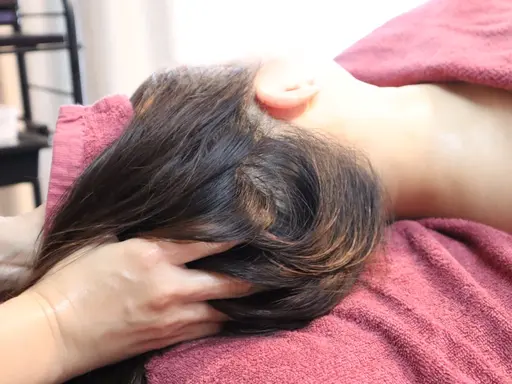 ★⭐︎独自のドライヘッドスパ【脳内リセット】⭐︎★ヘッドスパ+デコルテ首肩(ストレス/眼精疲労/睡眠の質/たるみ)