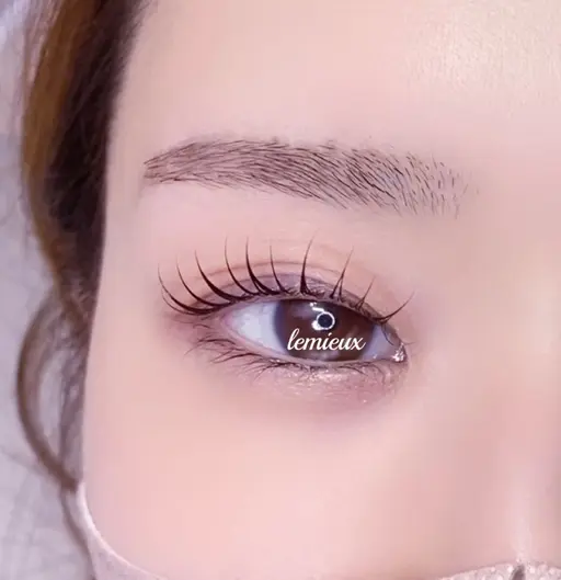 ラッシュリフト瞳に影を作らず光が入るためちゅるんとしたキラキラeyeに‪‪❤︎‬