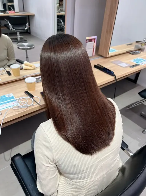 〖乾かすだけでうるぷる髪〗プレミアム縮毛矯正+Aujuaシャンプー&クイックトリートメント(前処理トリートメント付)