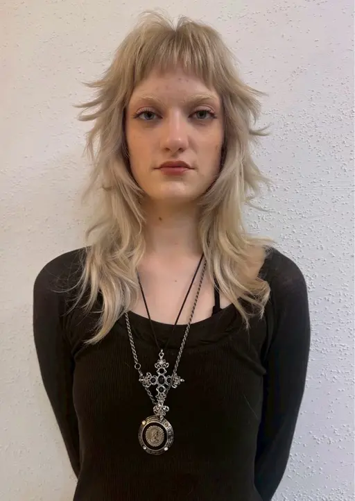 🩷ブリーチカラー➕オンカラー🩷　　　　　　　　　　　　インナーカラーや全頭カラーもできます🔥🔥