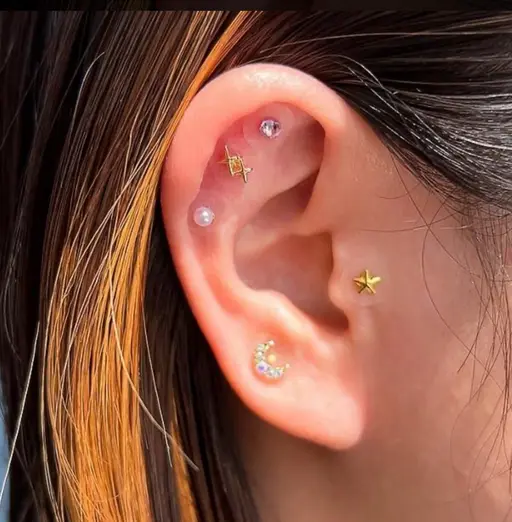 耳ツボジュエリー(両耳合計10個程度)ジュエリーの変更及び追加箇所1個50円