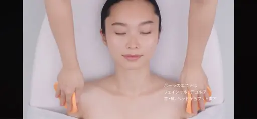 お顔のマッサージとクレンジングと肌分析