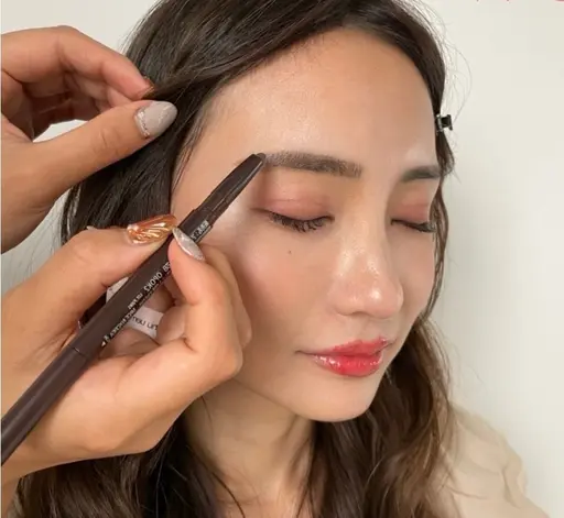 来店2回目の方限定🌹眉毛WAX【眉カット込み】