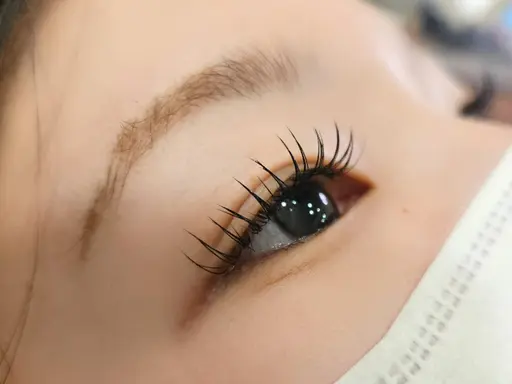 まつエク　シングルラッシュ１００本(アイシャンプー、コーティング付♪)