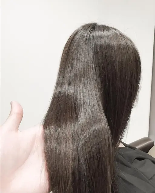 【その広がりと膨らみ抑えます🌸】極さら髪質改善+メンテナンスカット◎♪