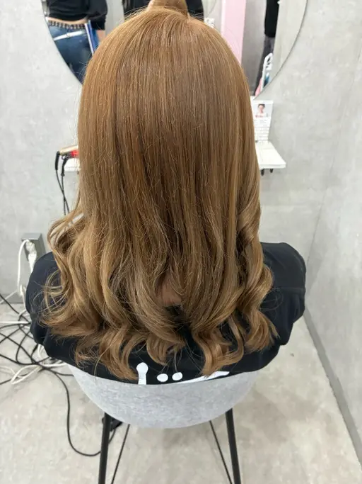 【時間帯自由✨️】ロング​〜​ミディアム限定🎀 うるつやカット＋カラー🎀