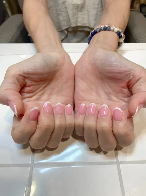 《モデル様価格‼️》フレンチネイル（オフ無し）120分💅※爪の1/3幅可能な方