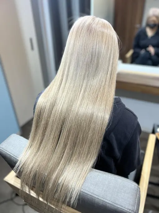 【モデル】ブリーチ+ヘアカラー　4000円　※補足説明必読