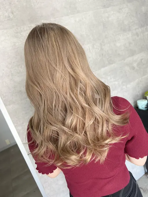 外国人風ダブルカラー　ブリーチ+カラー+コラーゲントリートメント超音波導入ケアプロ付き