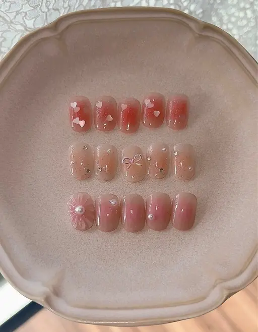 大人気🌸大人カワイイ🌷チークネイル💅定額デザイン+甘皮ケア＋保湿オイル