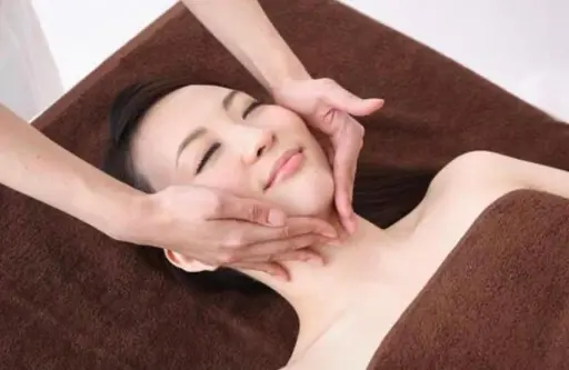 潤いフェイシャルエステ