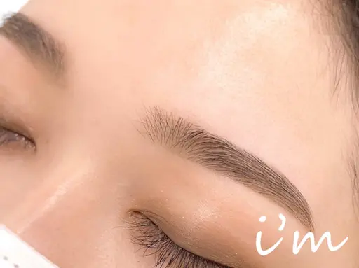 眉毛アイブロウデザインWAX＋間引き（毛量調整）＋メイク仕上げ