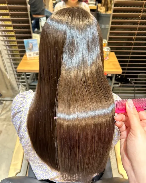 縮毛矯正ストレート✨️(メンズのみ無料眉カット可能🙆‍♀️)+無料Aujuaトリートメント✨️