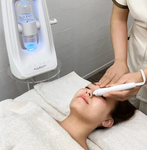 ハイドロスプラッシュ毛穴洗浄/詰まった毛穴汚れをごっそり解消！