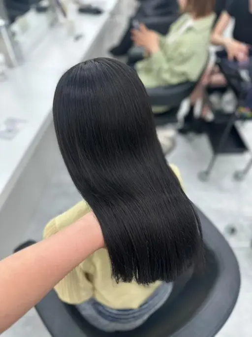 [癖のない艶髪🪄］縮毛矯正+髪質改善トリートメント+メンテナンスカット✨