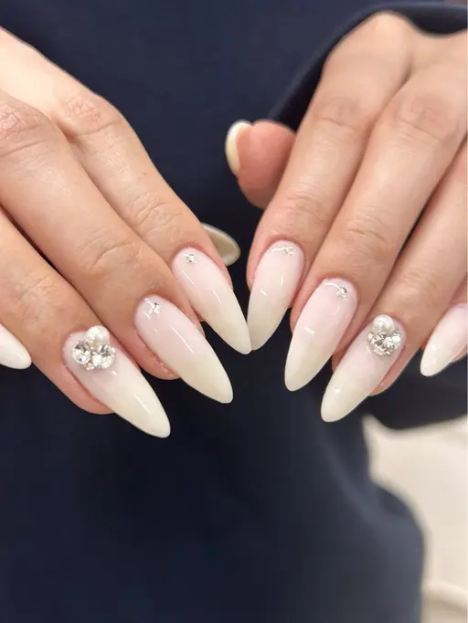 lash lift (上)＋ハンドネイル(オフ込み)♡同時施術🏷¥10060​〜​