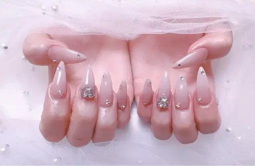 限定金額、チップ長さだし込み➕韓国ネイル2本➕20粒ラインストーン