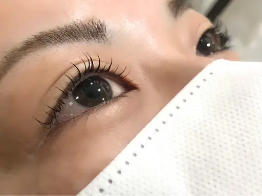 ご新規様限定👼韓国風まつ毛パーマ+集中ケアトリートメント🦄束感仕上コーティング付2700円