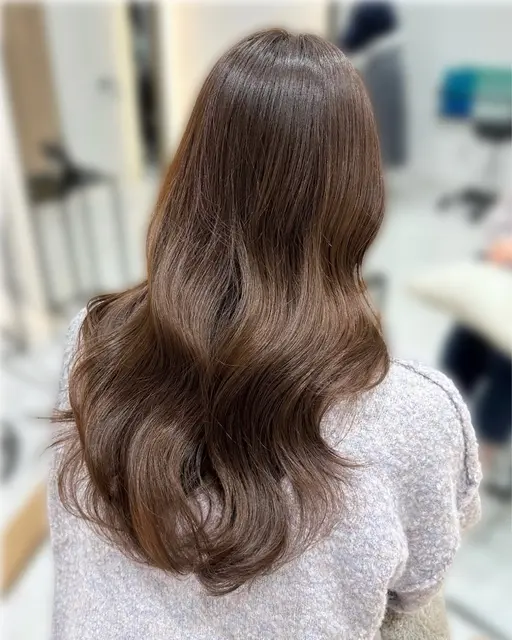 【ミディアム(肩下​〜​胸上)】1cm以上👩🏼カット+髪質改善ケアカラー+クイックTR🫧