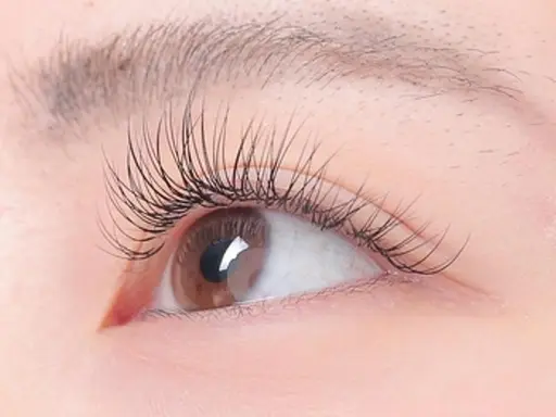 マツエク上80本までつけ放題