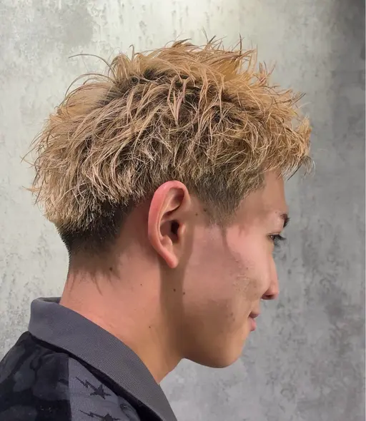 抜きっぱなしスパイキーショート【カット＋ブリーチ×2】