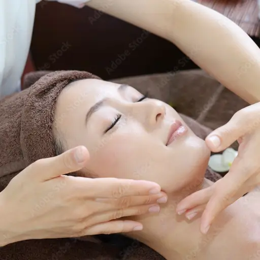 40代・50代以降に大好評❣️ほうれい線ケア・リフトアップ✨エイジングケアフェイシャルトリートメント💆🏻