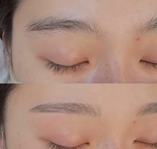 デザインを取ってWaxで眉毛を整えていきます。（デザイン有り）