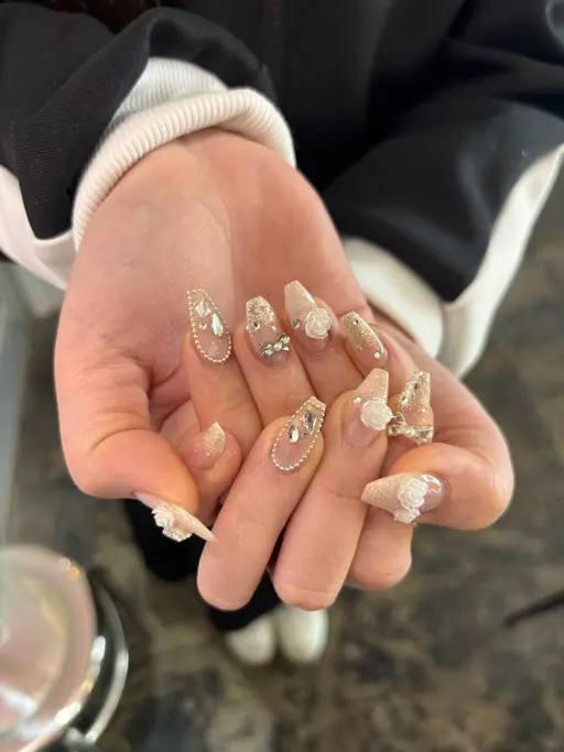 4/21 10:00​〜​【パーツ載せ放題🎀】モデル募集　※現在のお爪の状態を写真添付