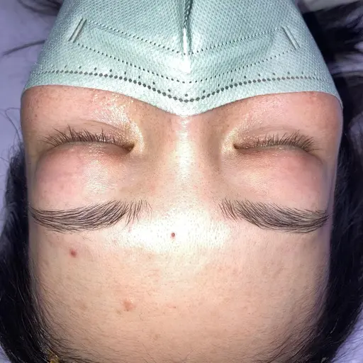 ハリウッドブロウリフト✨まつげパーマまたはマツエクと同時予約で5500円❣️