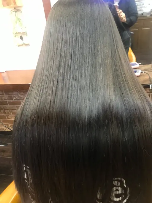 新次世代の(縮毛矯正) メテオ髪質改善ストレート　トリートメントベースの薬剤使用。　ハイダメージ毛(ブリーチ毛)にも対応