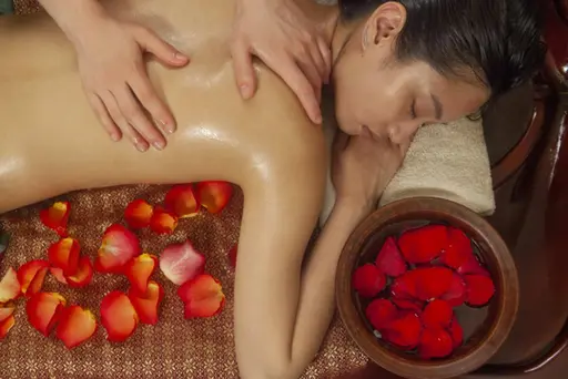 アロマリンパドレナージュ120分/マッサージ/オイル