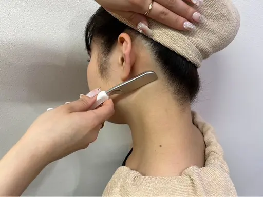 うなじシェービング
