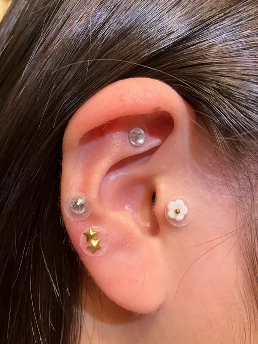 耳つぼジュエリー💎両耳合計10粒3,300円✨✨✨